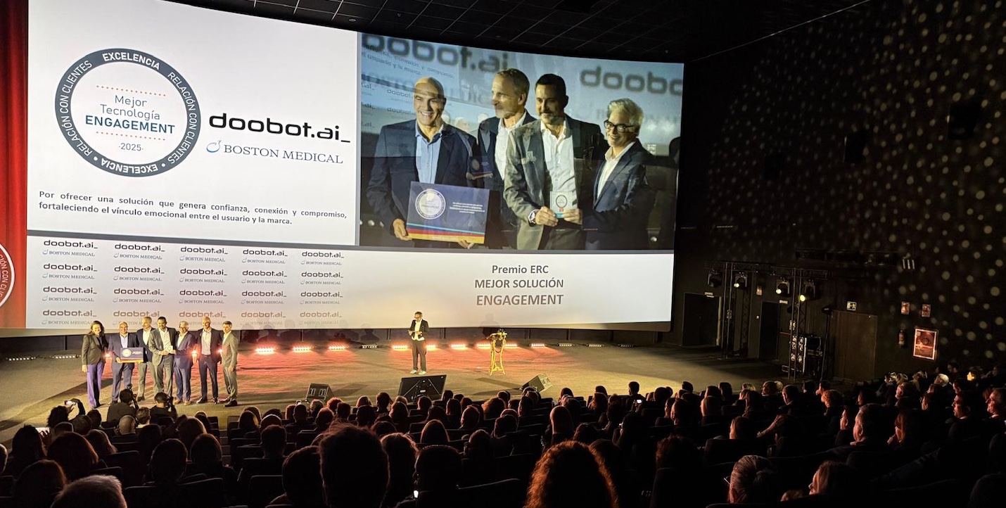 Entrega del Premio Mejor Tecnología a doobot.ai